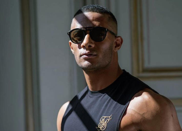 لقطة طريفة.. صورة محمد رمضان تظهر على الجنيه