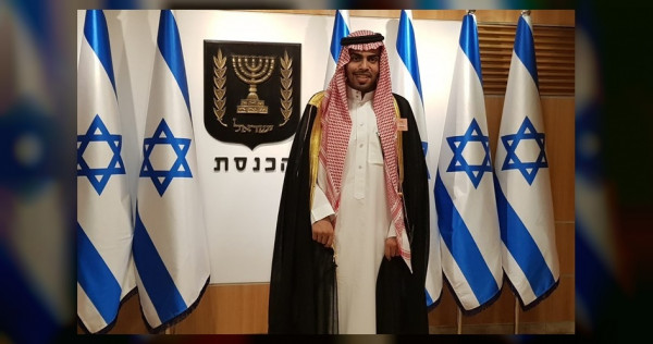 شاهد: نجل نتنياهو ينشر صورته مع المُدون السعودي والأخير يصفه بـ