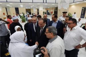 صور| مطارات الغردقة وبرج العرب وأسوان تودع أفواج الحجاج