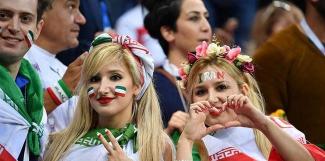 المرأة الإيرانية تتهيأ لدخول الملاعب بضغط دولي